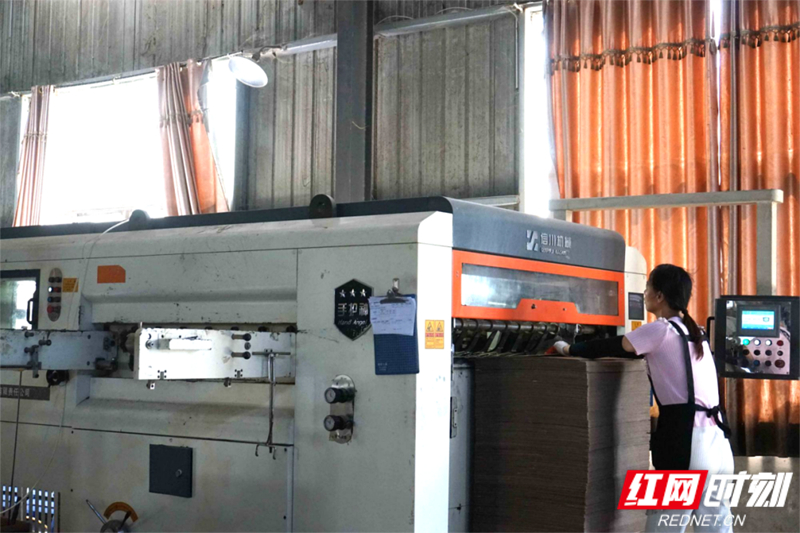 湖南理工学院茧入佳境团队与岳阳市神州纸业有限公司开展交流合作