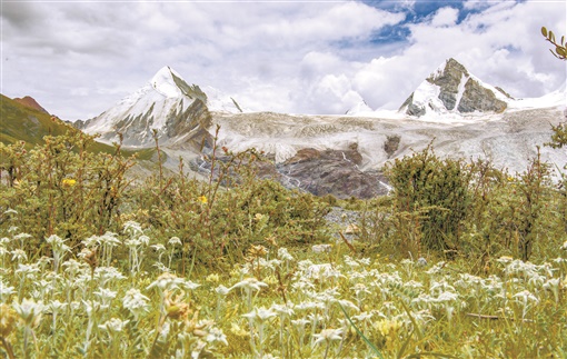 2023年8月16日，西藏萨普雪山景色。.jpg